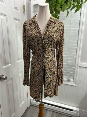Floral V-Neck Button-Front Mini Dress in Pink & Green